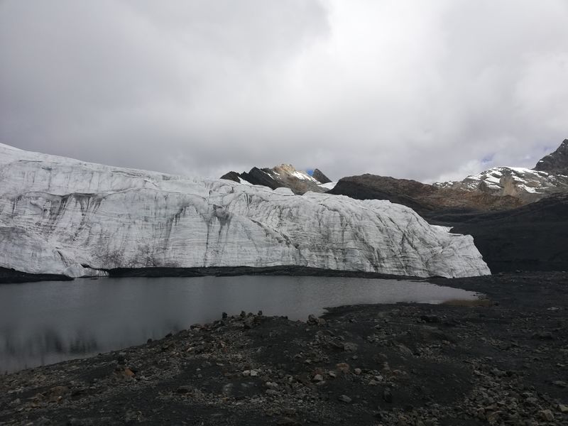 Datei:Gletscher pastoruri peru.jpg