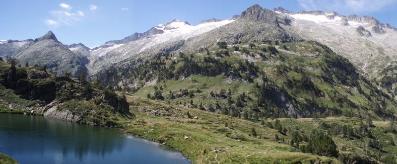 Datei:Pyrenees Maladeta-Aneto massiv.jpg